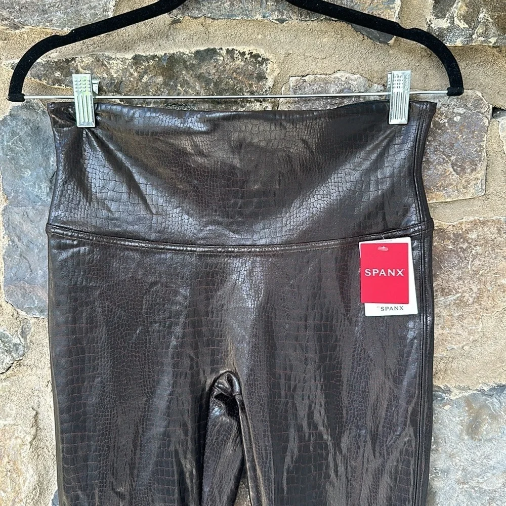 NWT Spanx Faux Leather Croc Shine Leggings in Black/Brown size Large - Picture 3 of 9